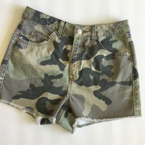 Topshop Moto Mom Camo Shorts Size 6 - Picture 1 of 8